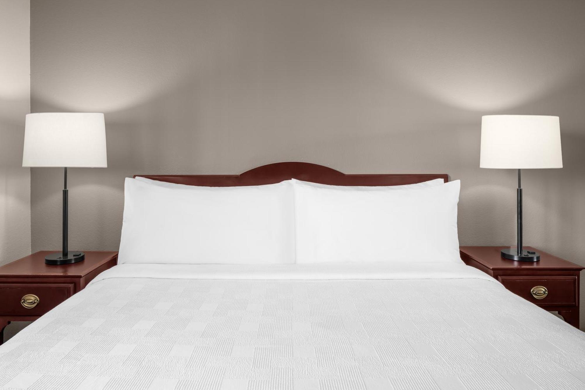 Larkspur Landing Extended Stay Suites Белвю Екстериор снимка