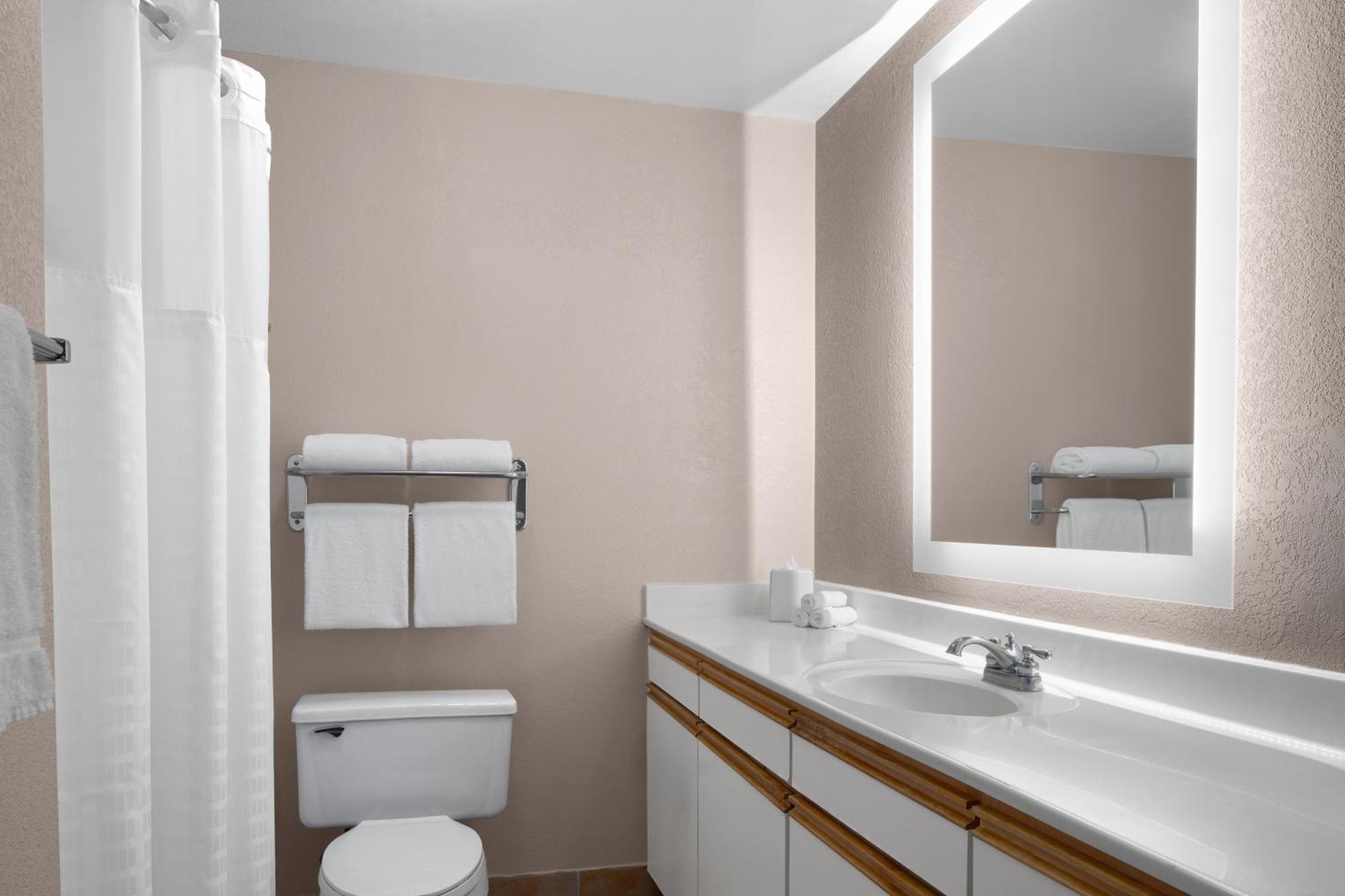 Larkspur Landing Extended Stay Suites Белвю Екстериор снимка
